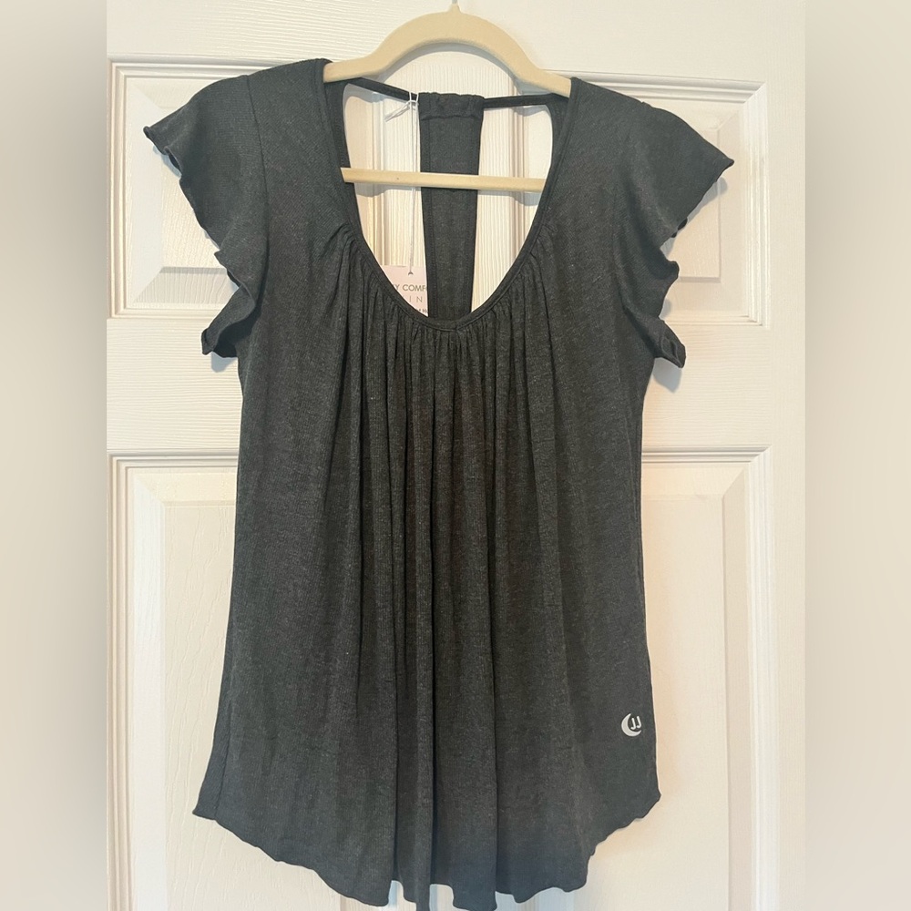 JJ Winks Light Hug Sweet Dreams Top in Charcoal Gray Small
